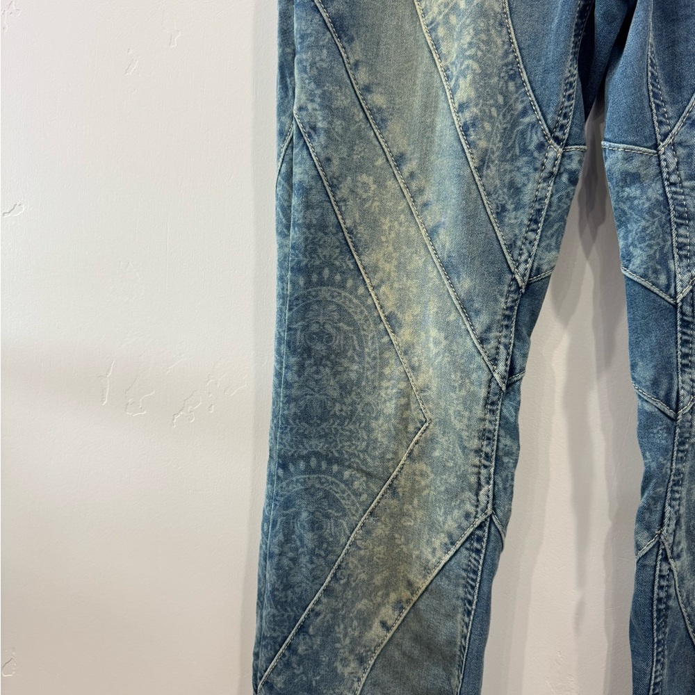 Free People We The Free Mermaid Mid-Rise Flare Jean in the Low Tide wash - Picture 4 of 8